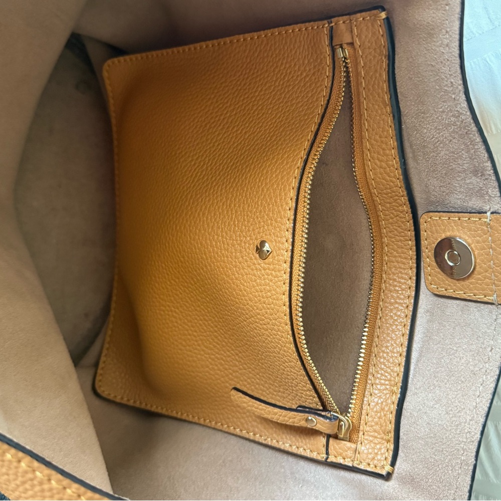 Kate Spade Caramel Brown 100% Leather Oval Tote Purse - Picture 4 of 8